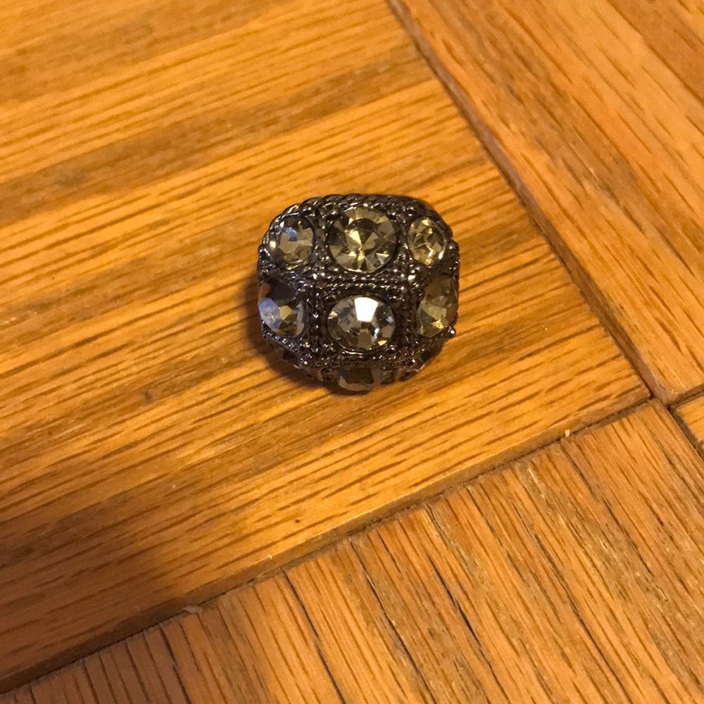 Women’s costumes ring